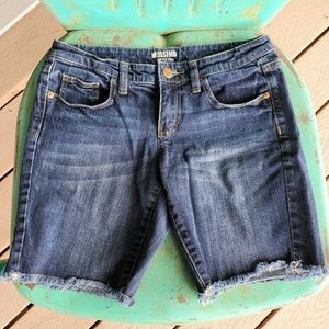 Mossimo Stretch Factory Frayed Jean Shorts Sz 6/7